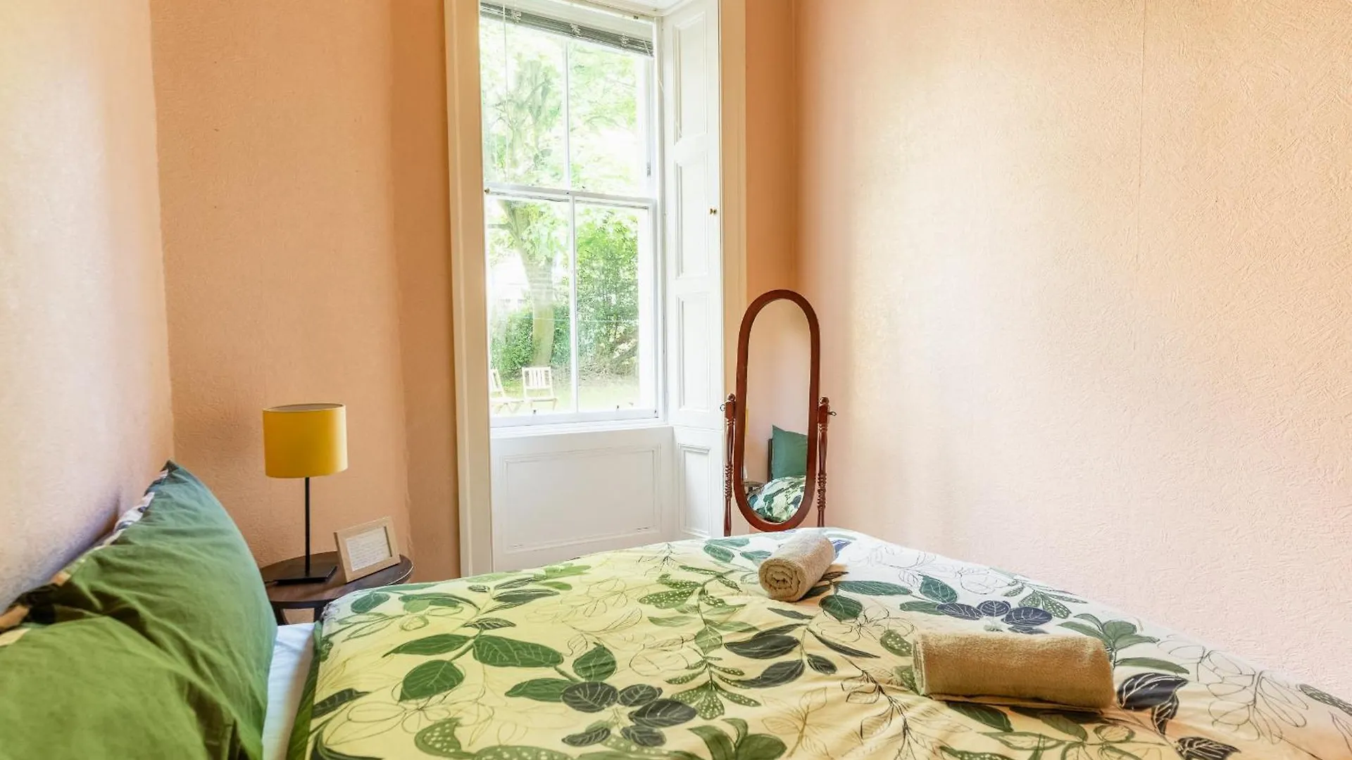Apartament Palm Tree Apartment- Period Home With Cat Edynburg